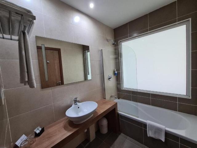 Water's Edge Hotel