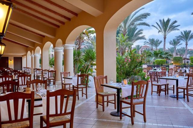 Hotel Jaz Almaza Beach Resort