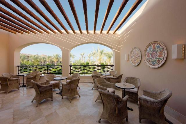 Hotel Jaz Almaza Beach Resort