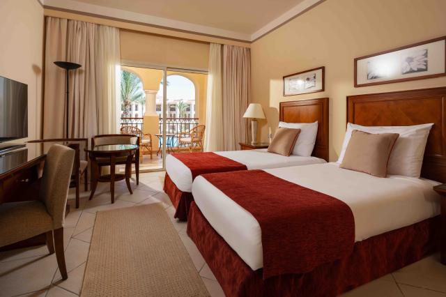 Hotel Jaz Almaza Beach Resort
