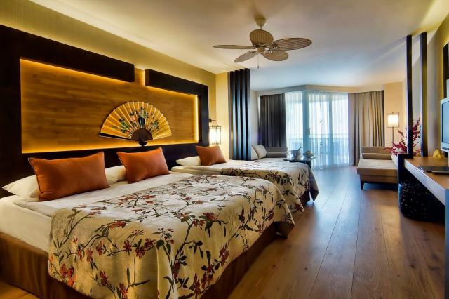 Limak Lara Deluxe Hotel And Resort
