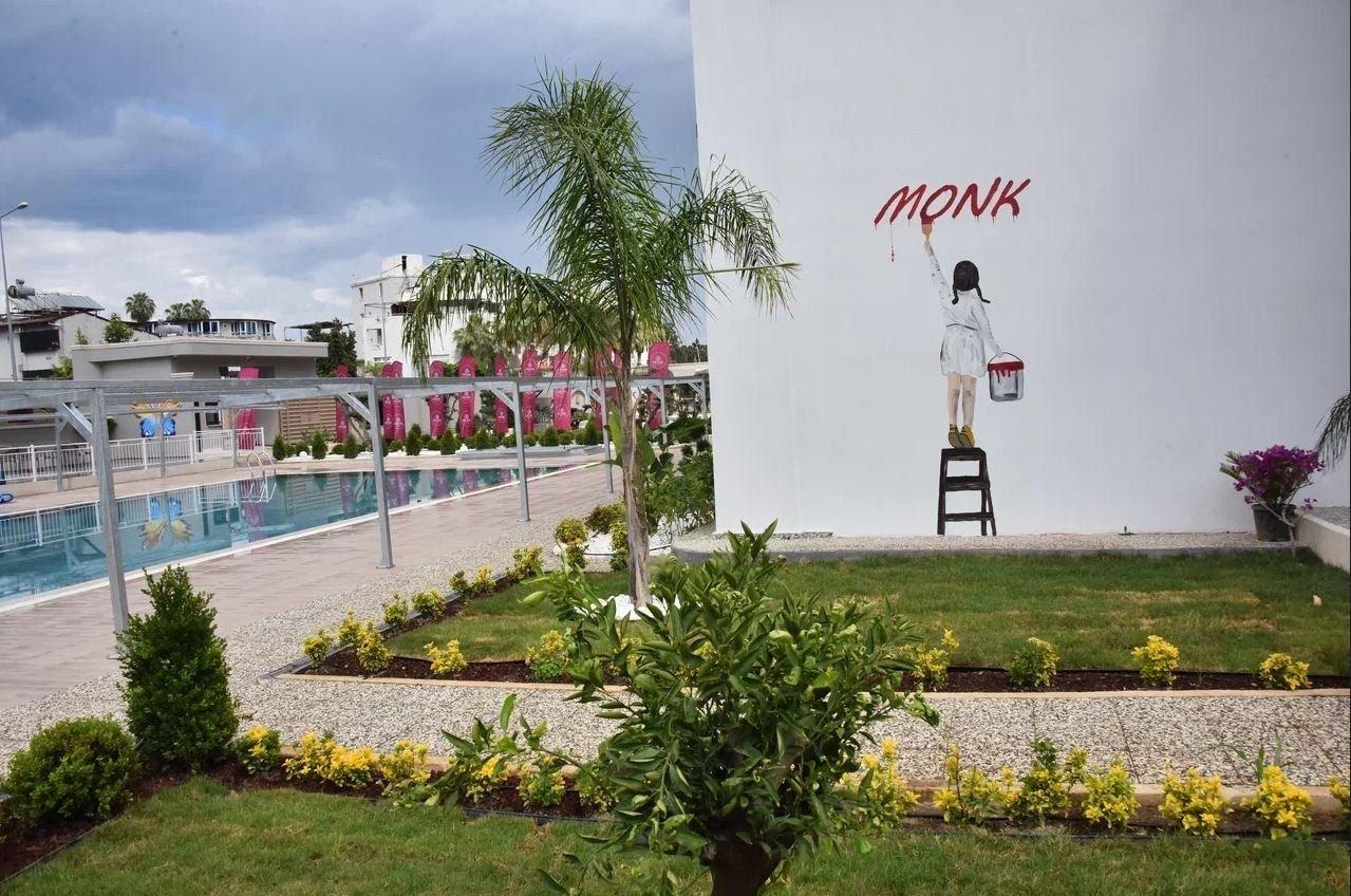 Hotel Monk Resort