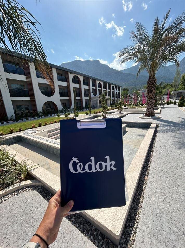 Hotel Monk Resort