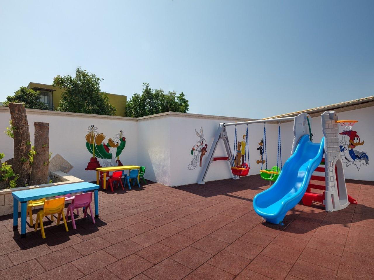 Hotel Monk Resort