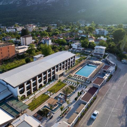 Hotel Monk Resort