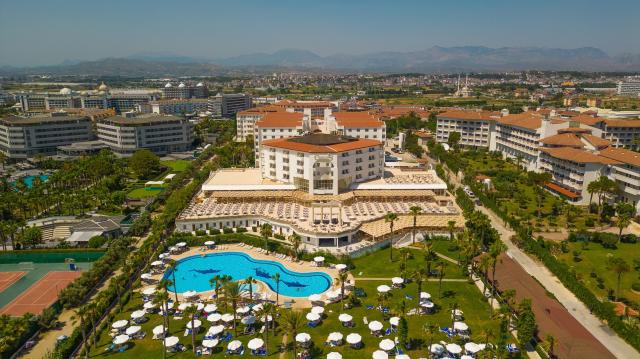 Cesars Resort Side