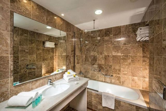 Hotel Annabelle Beach Resort