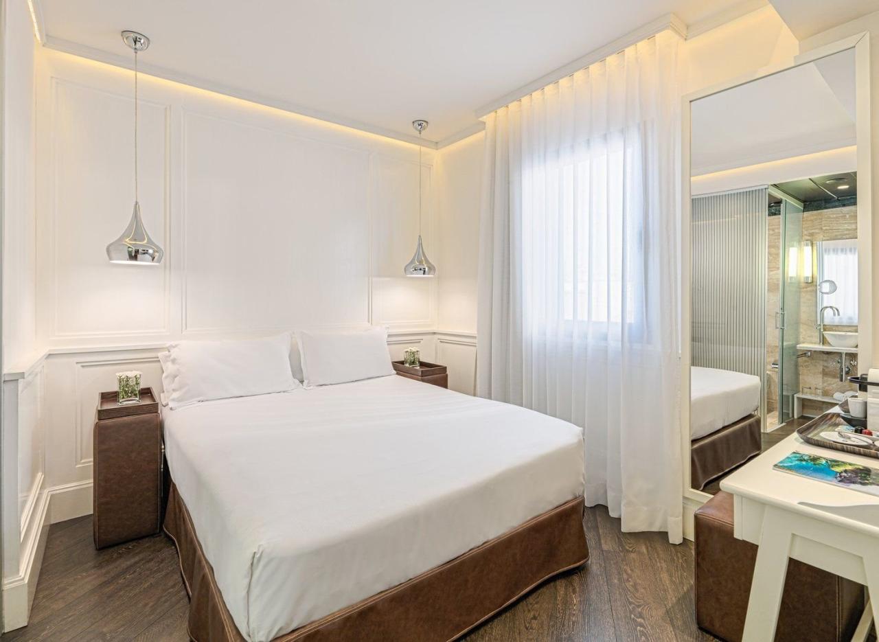 Hotel H10 Universitat