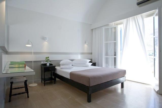 Kamari Beach Hotel