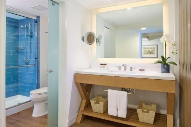 OUTRIGGER Reef Waikiki Beach Resort