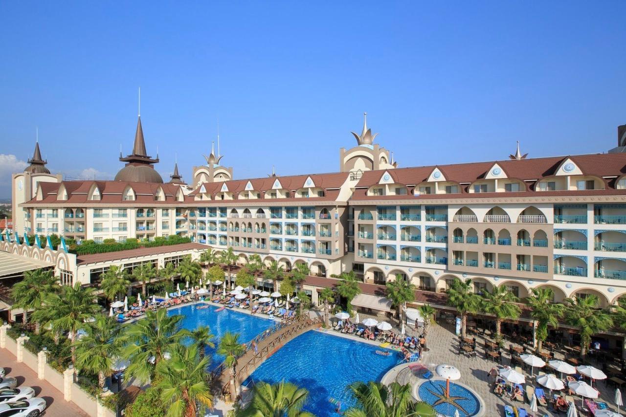 Hotel Side Crown Palace