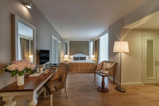Hotel Aska Lara
