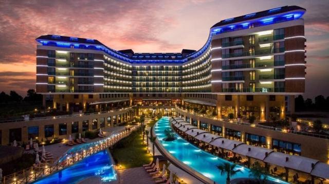 Hotel Aska Lara