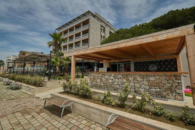 Hotel Eter Palace