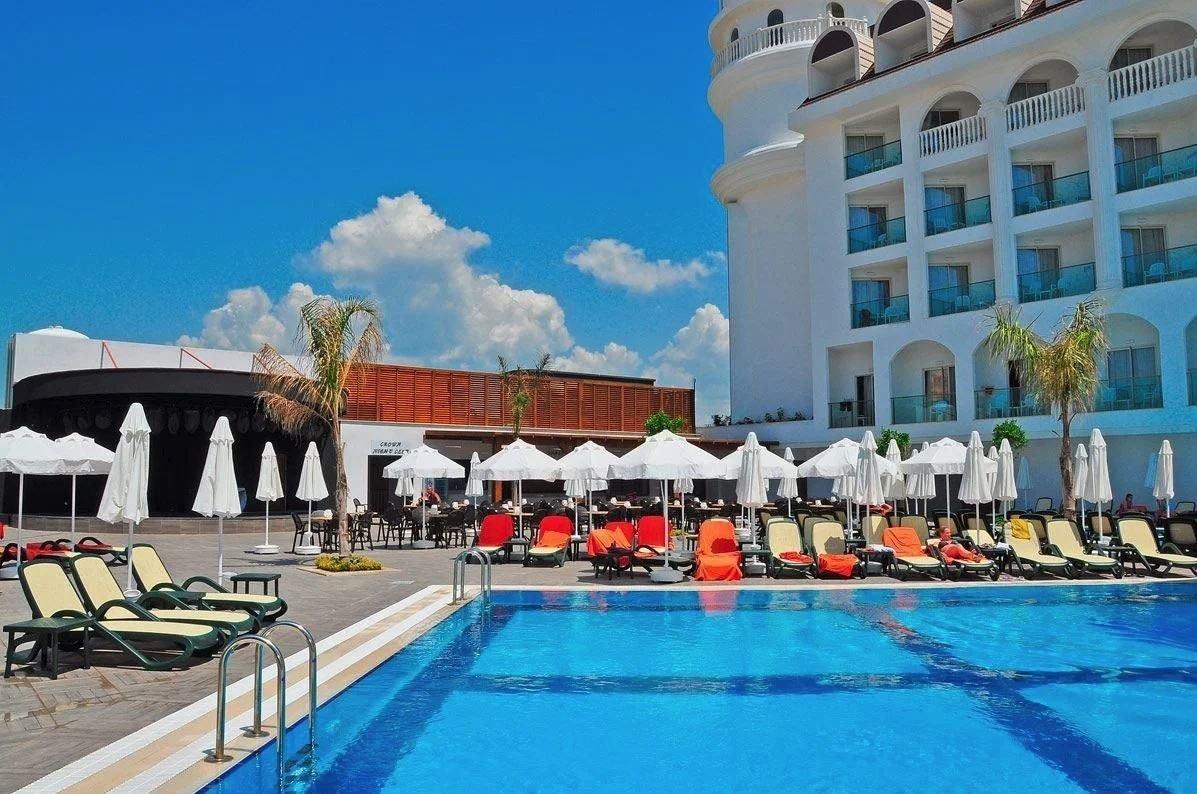 Hotel Side Crown Serenity