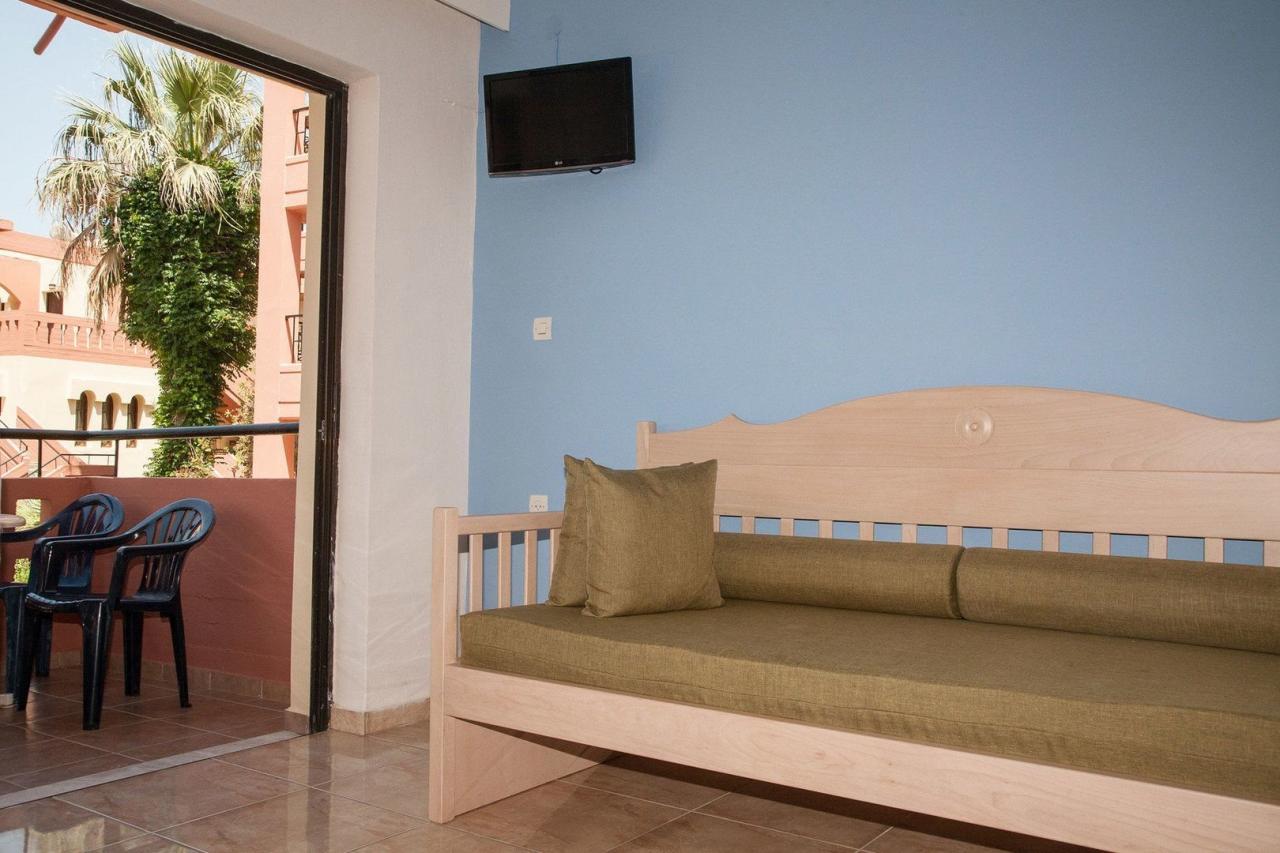 Ekavi Hotel