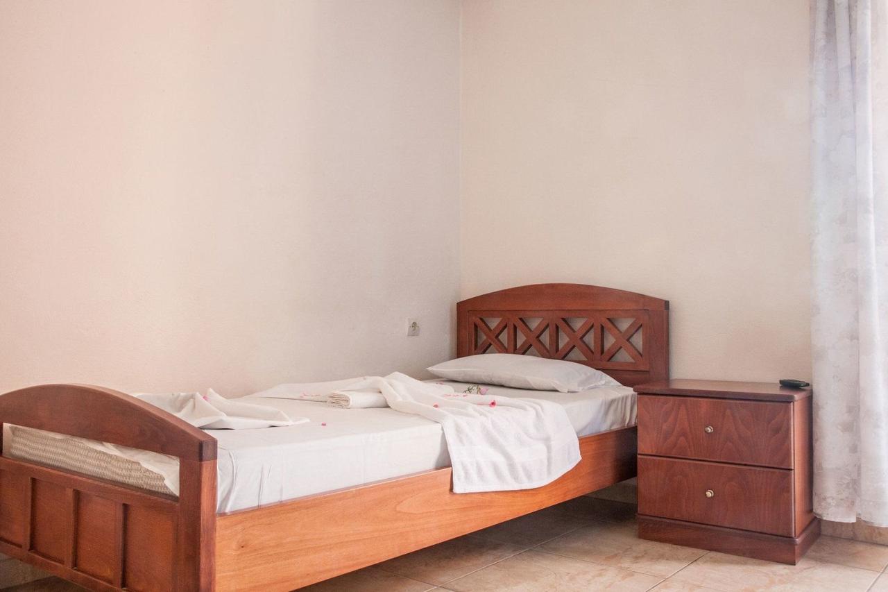 Ekavi Hotel