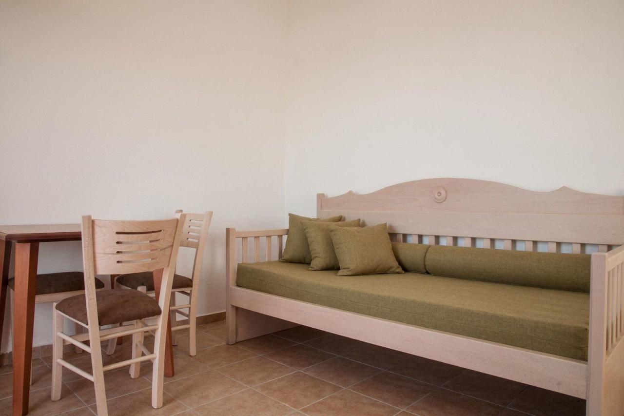 Ekavi Hotel