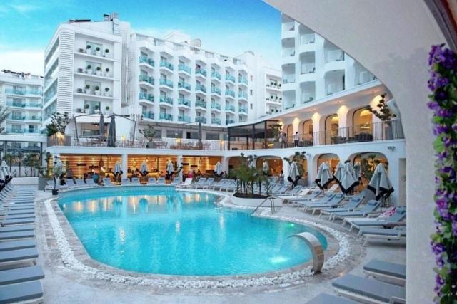 Hotel Lalila Blue Suites