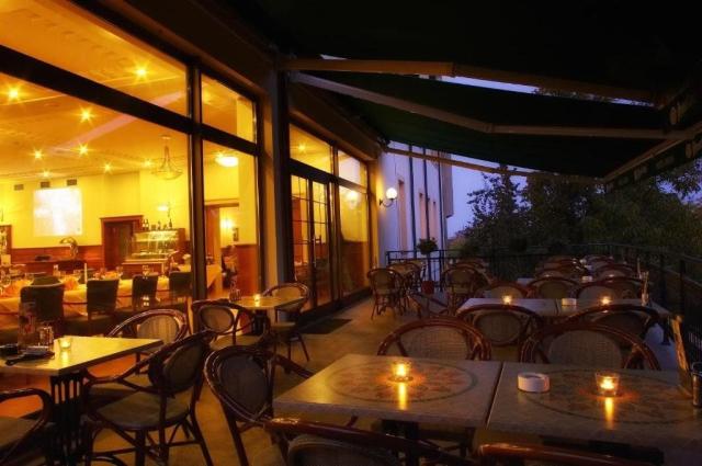 Hotel Avion