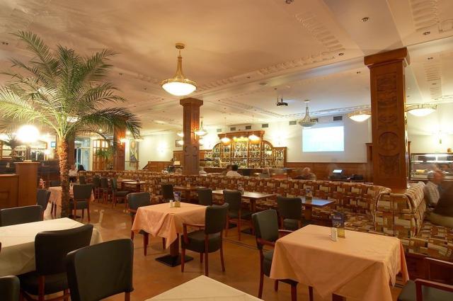 Hotel Avion