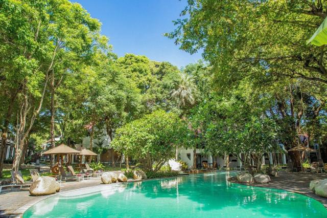 Woodlands Hotel and Resort
