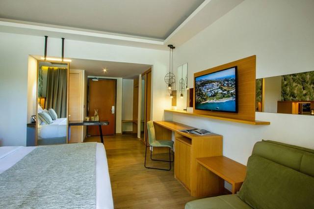 Hotel Dolce Attica Riviera