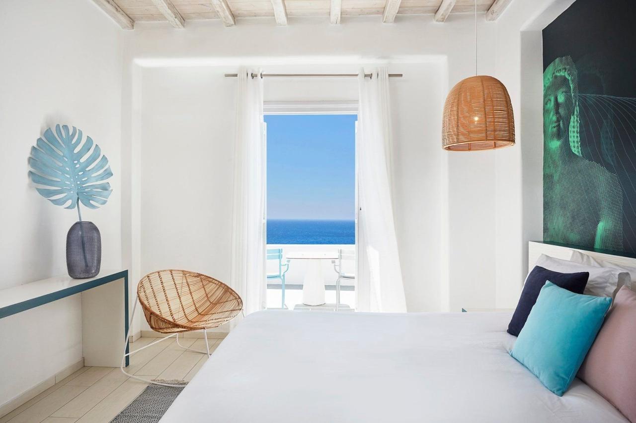 Kouros Hotel And Suites