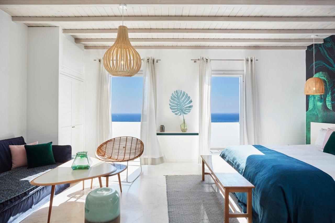 Kouros Hotel And Suites