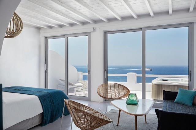 Kouros Hotel And Suites