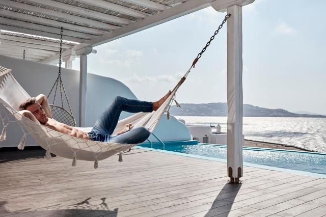 Kouros Hotel And Suites