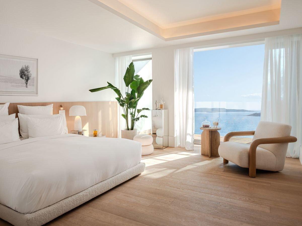 The Roc Club Hotel