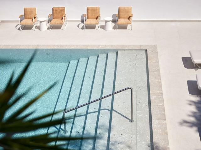 The Roc Club Hotel