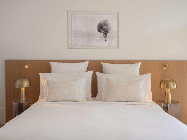 The Roc Club Hotel