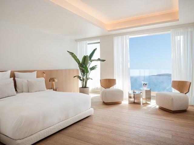 The Roc Club Hotel