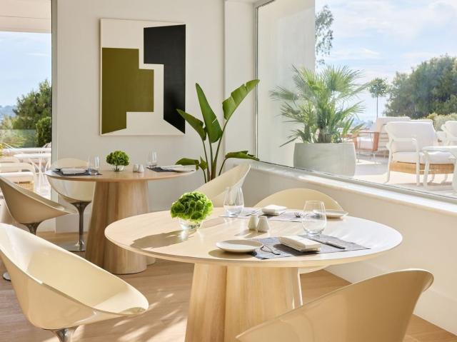 The Roc Club Hotel