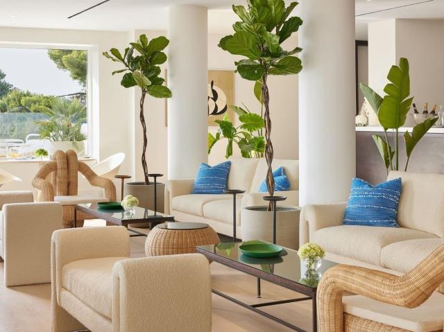The Roc Club Hotel