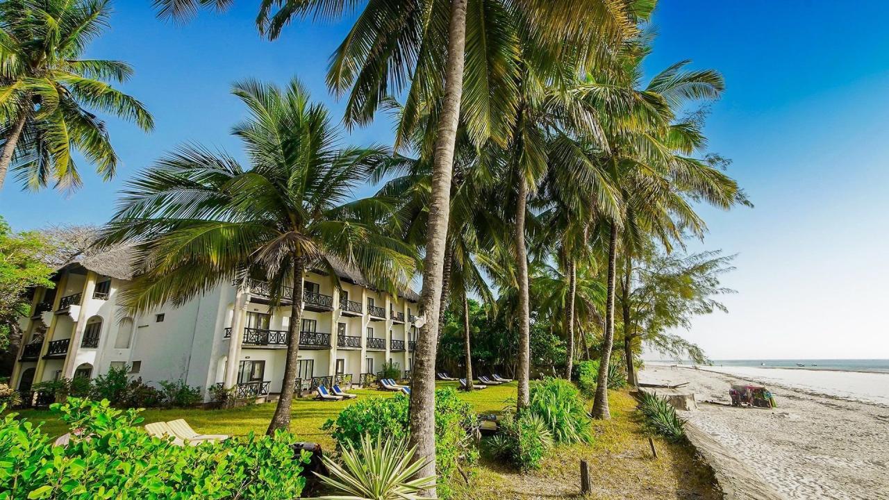 Ve stínu Kilimandžára: Safari v Keni & Hotel Papillon Lagoon Reef