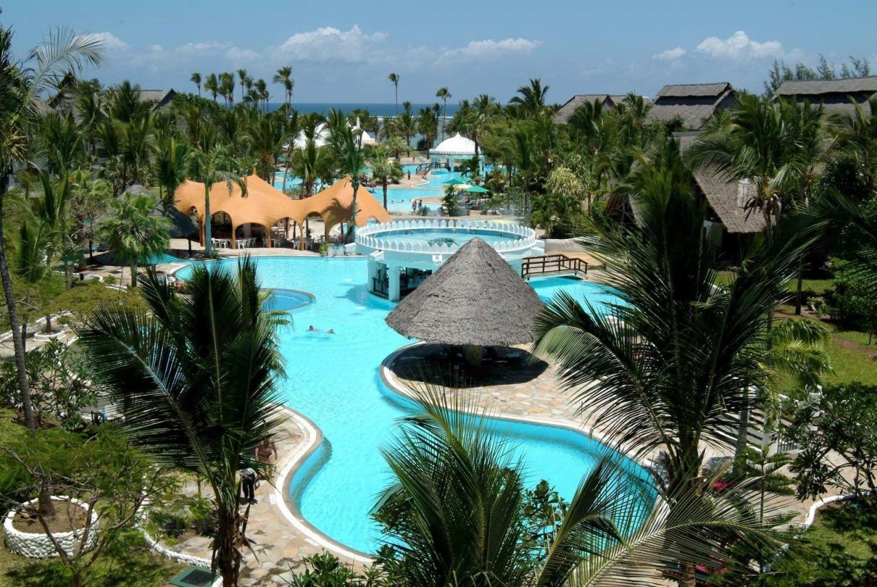 Ve stínu Kilimandžára: Safari v Keni & Hotel Southern Palms Beach Resort