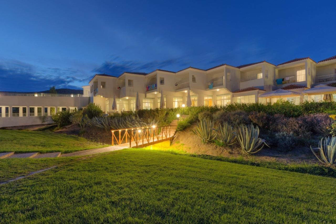 Hotel Aeolian Village Beach Resort