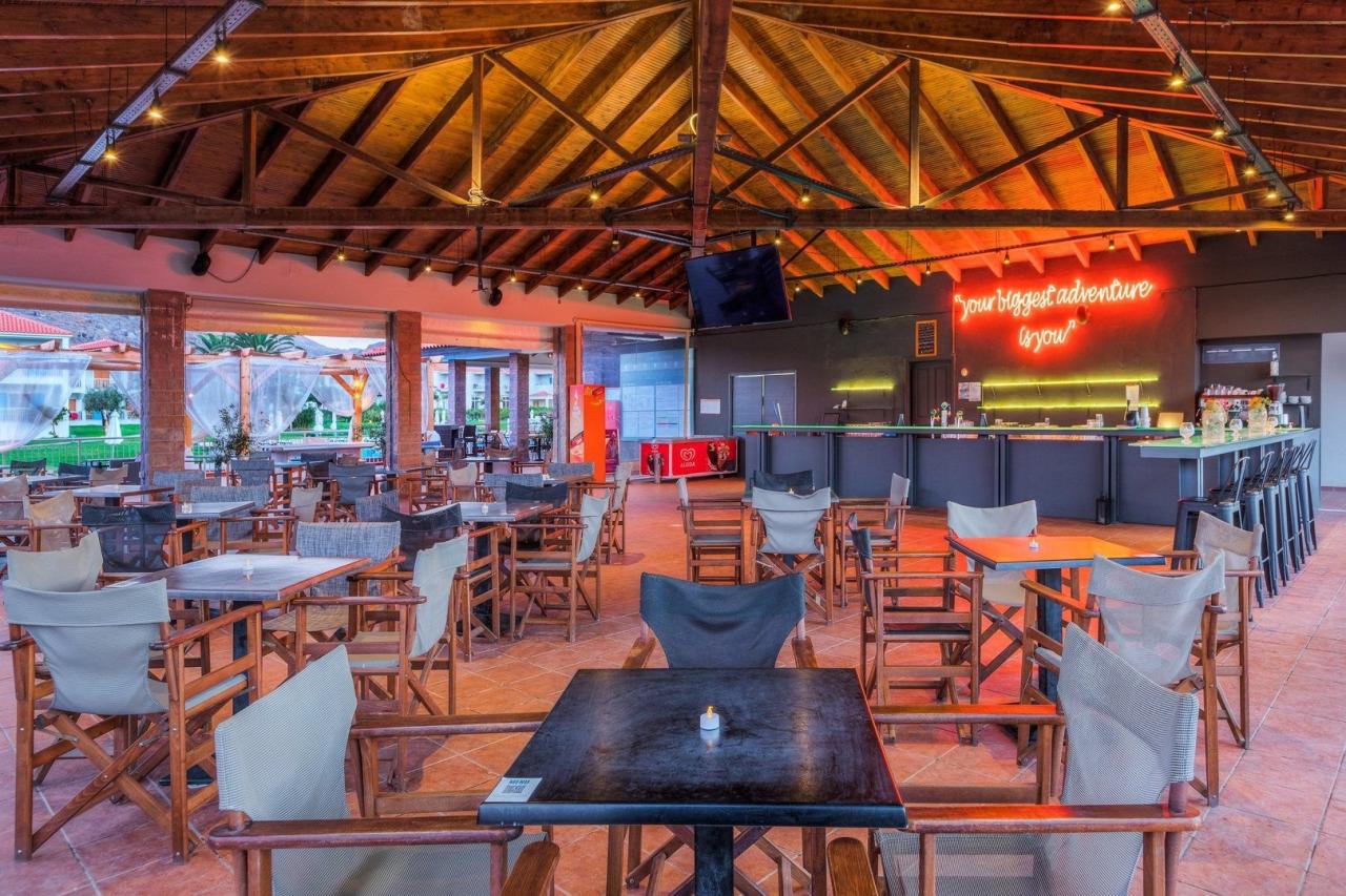 Hotel Aeolian Village Beach Resort