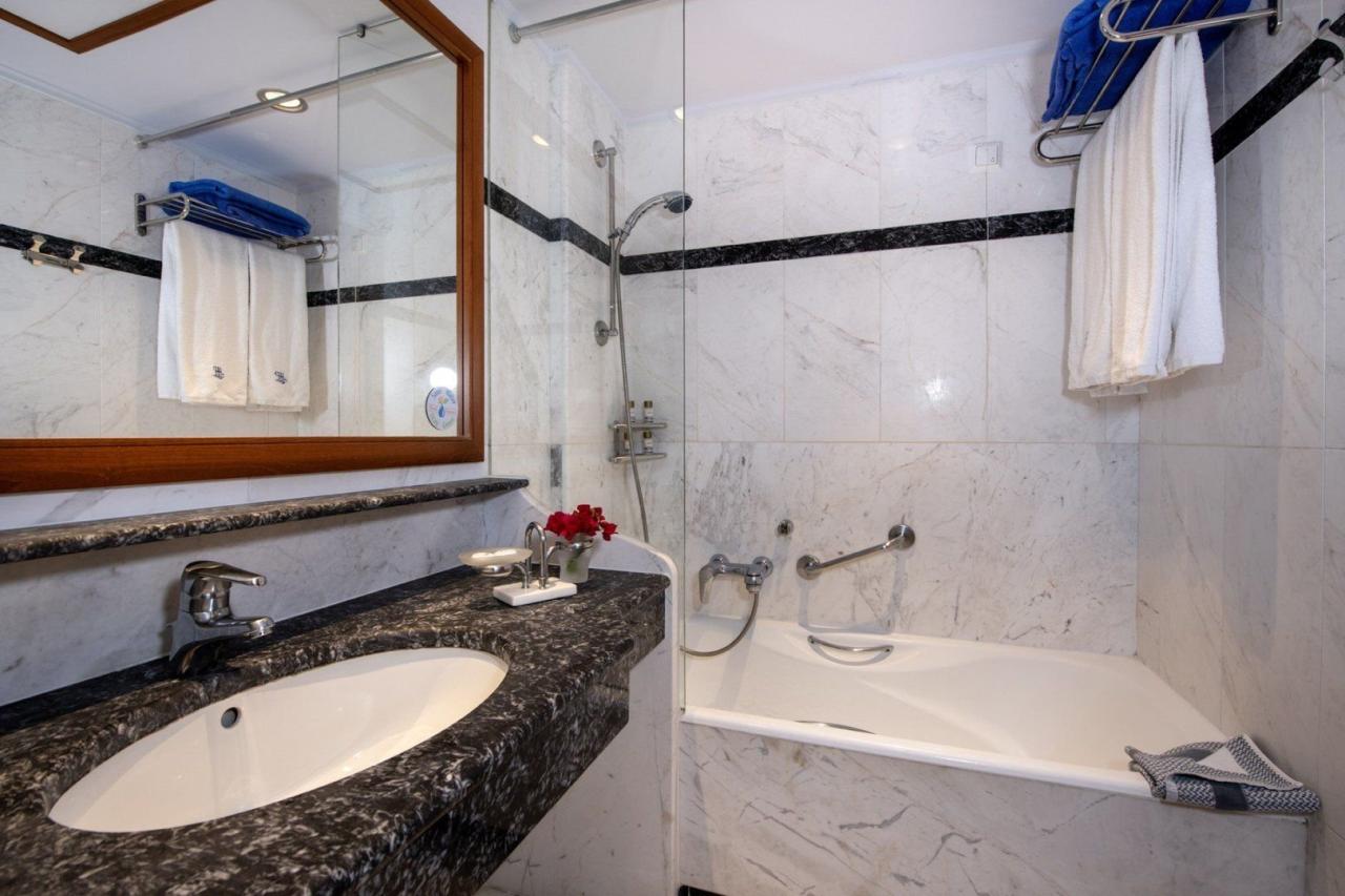 Hotel Hydramis Palace Beach Resort