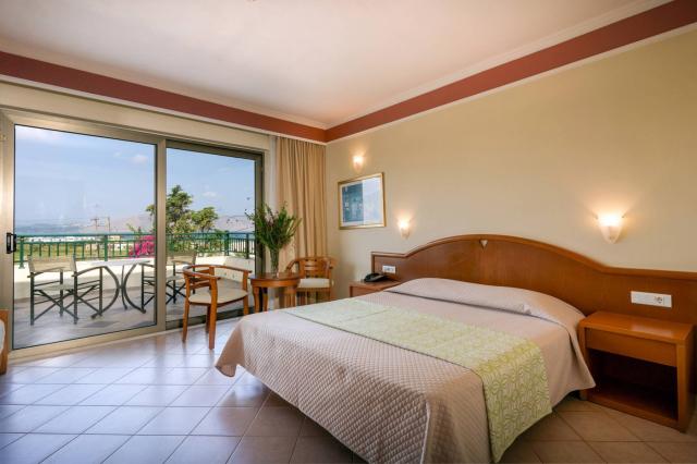 Hotel Hydramis Palace Beach Resort