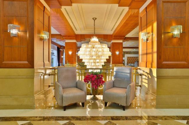 Hotel Crystal De Luxe
