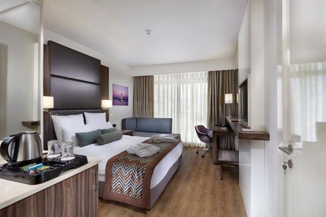 Hotel Ramada by Wyndham Akbuk