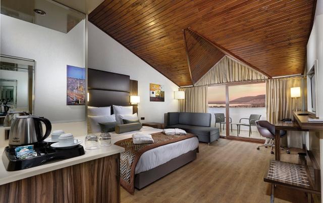 Hotel Ramada by Wyndham Akbuk