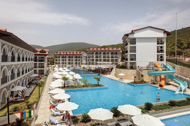 Hotel Ramada by Wyndham Akbuk