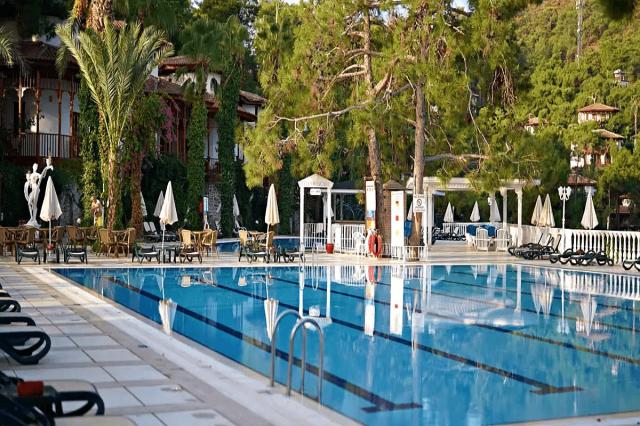 Hotel Club And Hotel Letoonia