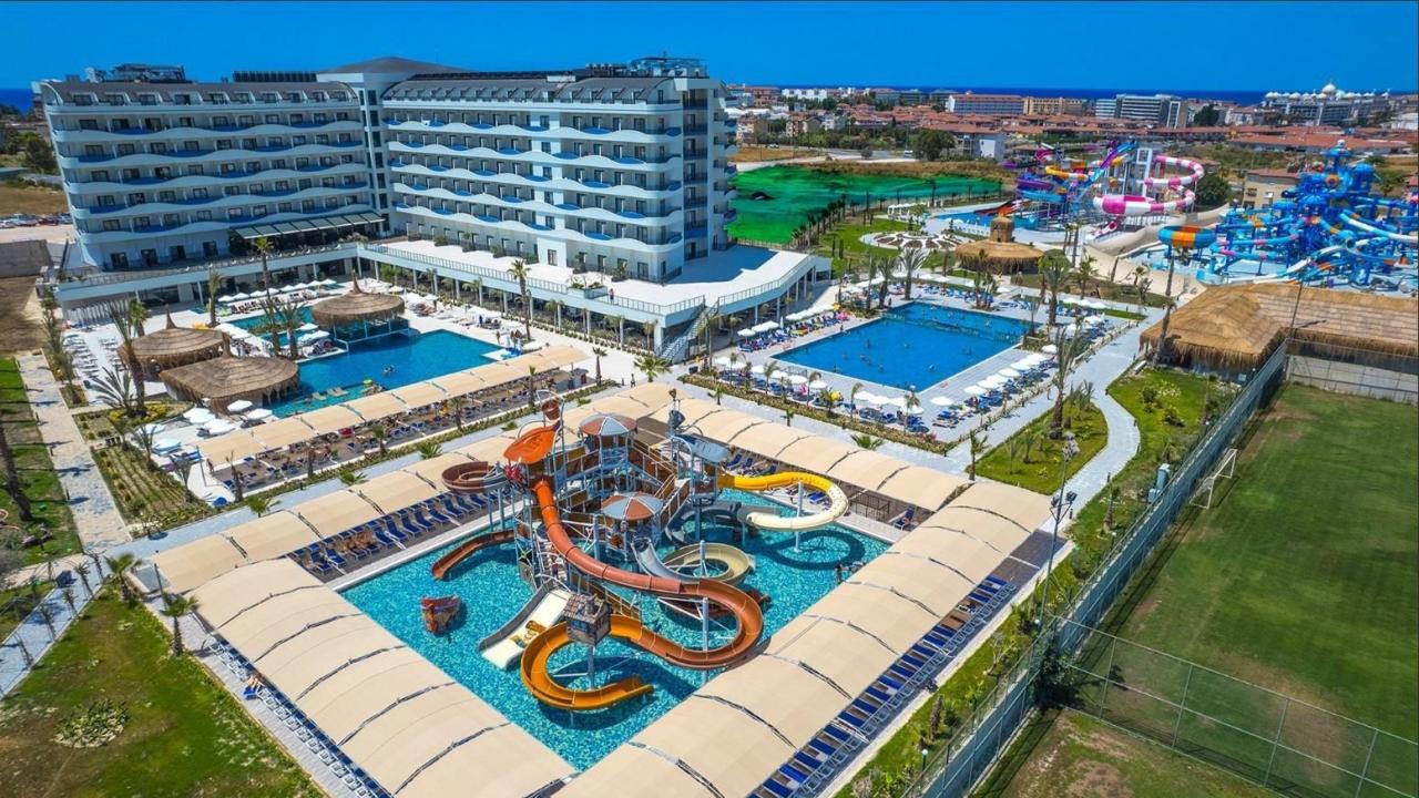 Orient Express & Hotel Dream Water World