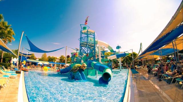 Dream World Aqua